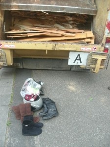 Das Pressschild wurde hochgefahren, damit es losgehen konnte mit der &quot;Sperrmüllabfuhr&quot;.