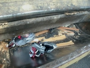 Die süßen Puma-Stiefelchen im Helm hätten es in einem Küchenmüllbeutel sicher &quot;kuscheliger&quot; gehabt - aber auch ekliger!
