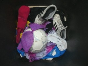 Müll0914 008.jpg (148.7 KiB) 5509 mal betrachtet Also bis zu diesem Stadium hätte unsere Mülltonne auch bei einem Fußballplatz stehen können, so wie es darin aussieht.