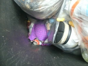 Müll0914 055.jpg (180.96 KiB) 7348 mal betrachtet Die geilen Sachen liegen schon tief im Dreck!