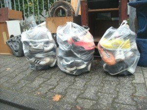 Müll1014 038.jpg (224.36 KiB) 7193 mal betrachtet Die Jungs haben einen ganz schönen Schuhverschleiß!