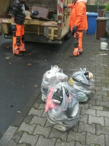 Müll1014 041.jpg (193.6 KiB) 7202 mal betrachtet Schicksal gleich besiegelt!