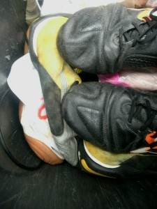 Müll1114 060.jpg (169.24 KiB) 5144 mal betrachtet Nicht zu übersehen: Auch die Pumas kamen unter meine Stollen!