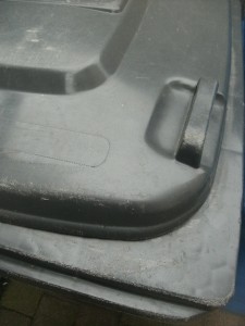 Vielleicht einen Millimeter stand der Mülltonnendeckel nach &quot;oben&quot;. Da konnte sich die Müllabfuhr nun echt nicht beschweren!