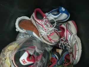 Die Laufschuhe waren nicht wirklich kaputt, aber sie hatten einfach zuviele Kilometer &quot;runter&quot;.