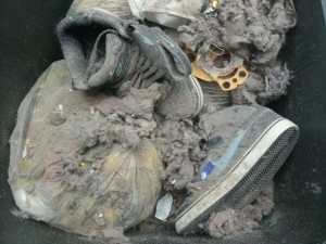 Wenig später kam die Müllabfuhr und bis dahin hatte ich die Sneaker &quot;abgestaubt&quot;. Grins!