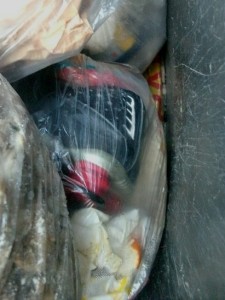 Auch Johns Shox lagen schon deutlich tiefer im Dreck.