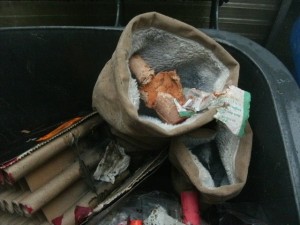 Geiler Kontrast: Aufgesprengte Kracher und kuschelweiches Stiefel-Innenfutter - alles zusammen nur noch wertloser Müll!