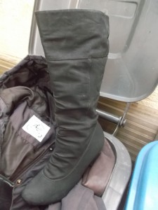 ... werden die Stiefel gleich &quot;bestattet&quot;.