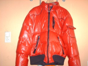 HPIM5236.JPG (114.3 KiB) 3261 mal betrachtet meien Jacke echt weiches Teil ,noch nicht zum verbrennen ,erst wird sie noch eien weile getragen dann spass haben und ab damit :)