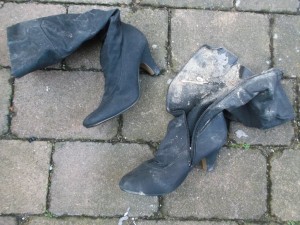 Auf der Kreismülldeponie hätten später diese Stiefel nicht mehr so &quot;gut&quot; ausgesehen!