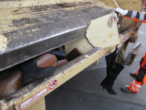 Müll0315 024.jpg (537.65 KiB) 6868 mal betrachtet Bersten und krachen! Jetzt wurde es aber wirklich "pressant"!