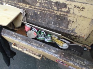 Schon die armen Sneaks &quot;vorne&quot; waren schon böse &quot;unter Druck&quot;. Wie mochte es erst hinter dem Pressschild &quot;zugehen&quot;?!