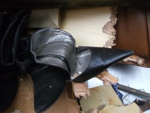 Müll0315 040.jpg (446.88 KiB) 15614 mal betrachtet Diesen Horror-Anblick will wohl keine Frau von ihren alten Lieblingen mitansehen müssen!?!