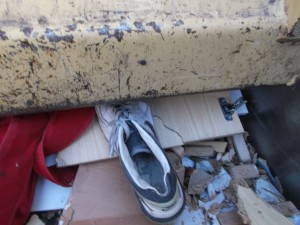 Müll0315 109.jpg (493.91 KiB) 13445 mal betrachtet Jetzt wurden die "Mäxe" ins Müllauto gepresst!