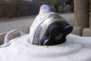 Sabsebine01 158.jpg (193.73 KiB) 10259 mal betrachtet Glücklicherweise war das Einwurfloch des Abfalleimers zu klein.