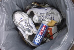 Sabsebine01 180.jpg (284.3 KiB) 10245 mal betrachtet Viel zu schade, um in einem undurchsichtigen Müllsack zu verschwinden.