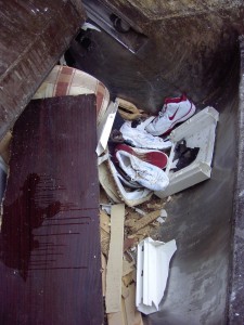 Müll1011 066.jpg (276.46 KiB) 8774 mal betrachtet Noch ein weiterer Pressvorgang und die geilen Turnis wären nur noch Erinnerung.