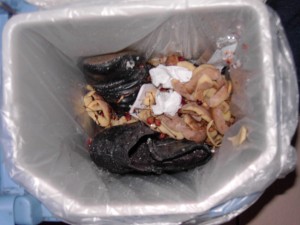 Müll0212 023.jpg (207.56 KiB) 5868 mal betrachtet Ein schäbiges Ende treugedienter Alltagsstiefeletten!