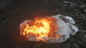 14.jpg (664.56 KiB) 8448 mal betrachtet Die Reste sind bestimmt noch für was gut