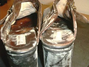 90clogs_03.jpg