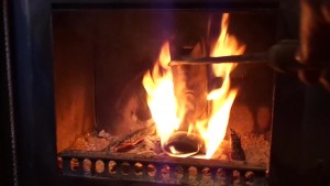 Westernstiefel5.jpg (40.8 KiB) 4852 mal betrachtet Der faule Stiefel lehnt sich genüsslich ans Eisen.