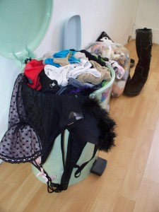 Müll0312 102.jpg (181.78 KiB) 6232 mal betrachtet Diese ganzen Spitzenlumpen umhüllten mal Martinas sexy Körper. Nun hatte sie die aus welchen Gründen auch immer verstoßen und nun nervte es sie nur noch, dass es soviel war, was weg musste.