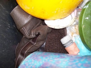 Schon fingen auch die Stiefel an, unter dem Müllgewicht einzusacken.