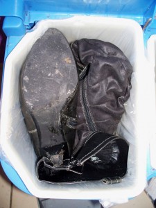 Müll0312 149.jpg (223.14 KiB) 5833 mal betrachtet So nahmen sie am wenigsten Platz im Mülleimer weg.