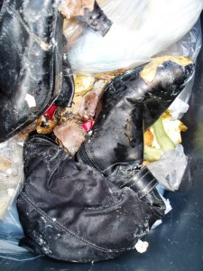 Im Hausmüll sterben Schuhe schnell!