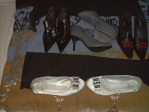 Die schwarzen mit Kontrastschuhen!