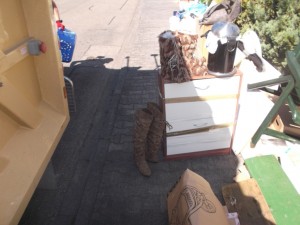 Müll0615 (92).JPG (509.89 KiB) 22275 mal betrachtet Ein sperrmüllreifer Schuhschrank, ordentlich daneben gestellte Stiefel und ein ebenfalls voller Badmülleimer sollten u. a. Gerümpel "sauber weg" kommen.