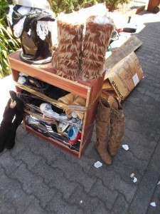 Müll0615 (95).JPG (502.36 KiB) 22271 mal betrachtet Wenigstens wurden die Abfälle nicht durch Sperrmüllfledderer auseinander gerissen.