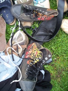 Müll0512 190.jpg (297.06 KiB) 19219 mal betrachtet verwaschene ausgelatschte Girly-Chucks
