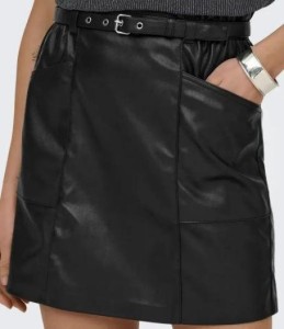 Lena Minirock aus Kunstleder mit Gürtel