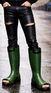 Alex met open teen en gescheurde lerenbroek #36.jpeg