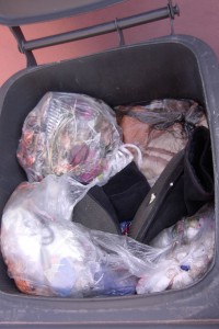 Müll0912 031.jpg (307.36 KiB) 5760 mal betrachtet Genug Platz geschaffen für "frischen" Abfall bis zum Müllabfuhrtermin.