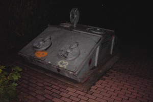 Das sah schon sehr vielversprechend aus, denn darein kommt der Restmüll eines Wohnhochhauses.