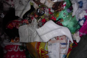 Es sohnt sich also wirklich, mal fremde Mülltonnen und -container zu inspizieren, wie ihr sehen könnt.