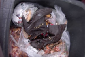 Müll1012 064.jpg (231.4 KiB) 5241 mal betrachtet Eigentlich nur noch ein Fall für die Müllkippe!