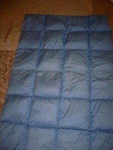 P1080657.JPG (1.43 MiB) 2244 mal betrachtet Federbett meiner Ex. Farbe teilweise ausgeblichen, ansonsten noch gut. DDR Produkt