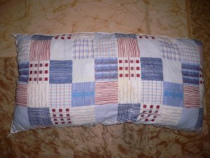 P1080672.JPG (1.44 MiB) 2245 mal betrachtet passendes Kissen zur Decke. Auch mit Liebesspuren