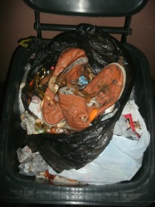 Müll1212 002.jpg (313.22 KiB) 6623 mal betrachtet Am Abend vor der Müllabfuhr nachts gerettet.