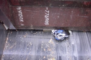 Harir01 075.jpg (248.14 KiB) 9104 mal betrachtet Von den einstmals geliebten Cowgirlstiefeln war beim Pressvorgang kaum noch was zu sehen.