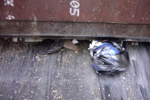 Harir01 076.jpg (276.65 KiB) 9580 mal betrachtet Man konnte ahnen, wie geplättet nun die robusten Cowgirlstiefel waren.