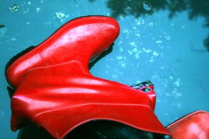 Rubberboots_with_hole.JPG