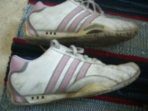 Adidas 9.JPG (715.63 KiB) 4716 mal betrachtet aus einer Mülltonne
