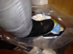 oh die armen nikes müssen den ekligen müll ertragen.
