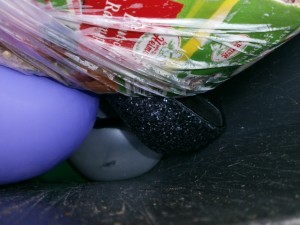 Die Glitzerpumps sacken verdammt schnell in die Tiefe des Fastnachtsmülls.