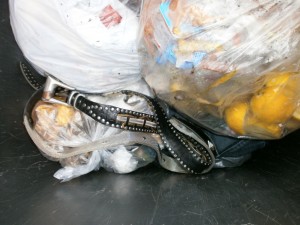 Geile ausrangierte Gürtel mit schwerem Metallgeflecht; beinahe schon schrottreif.
